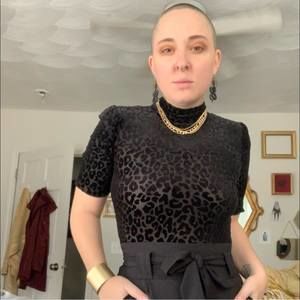 Meet your Posher, Bee